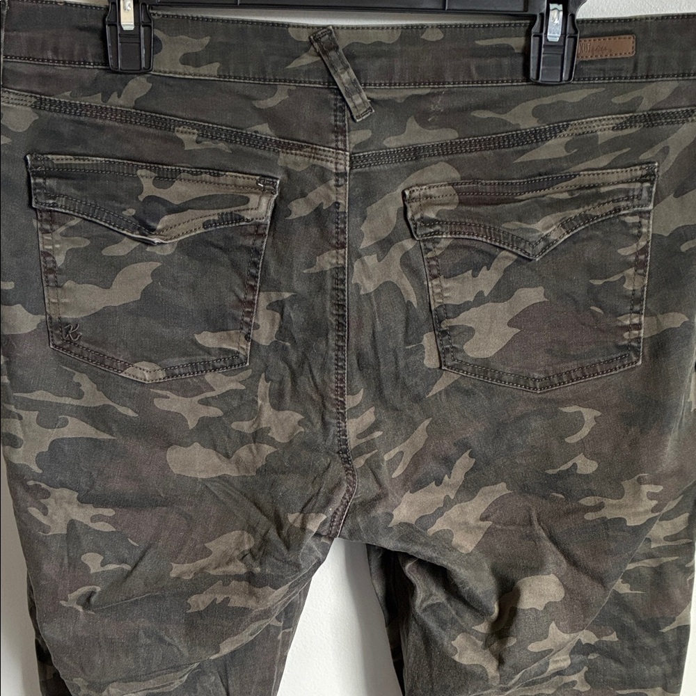 Kut from the Kloth Camouflage Ankle Skinny Jeans - Picture 5 of 9